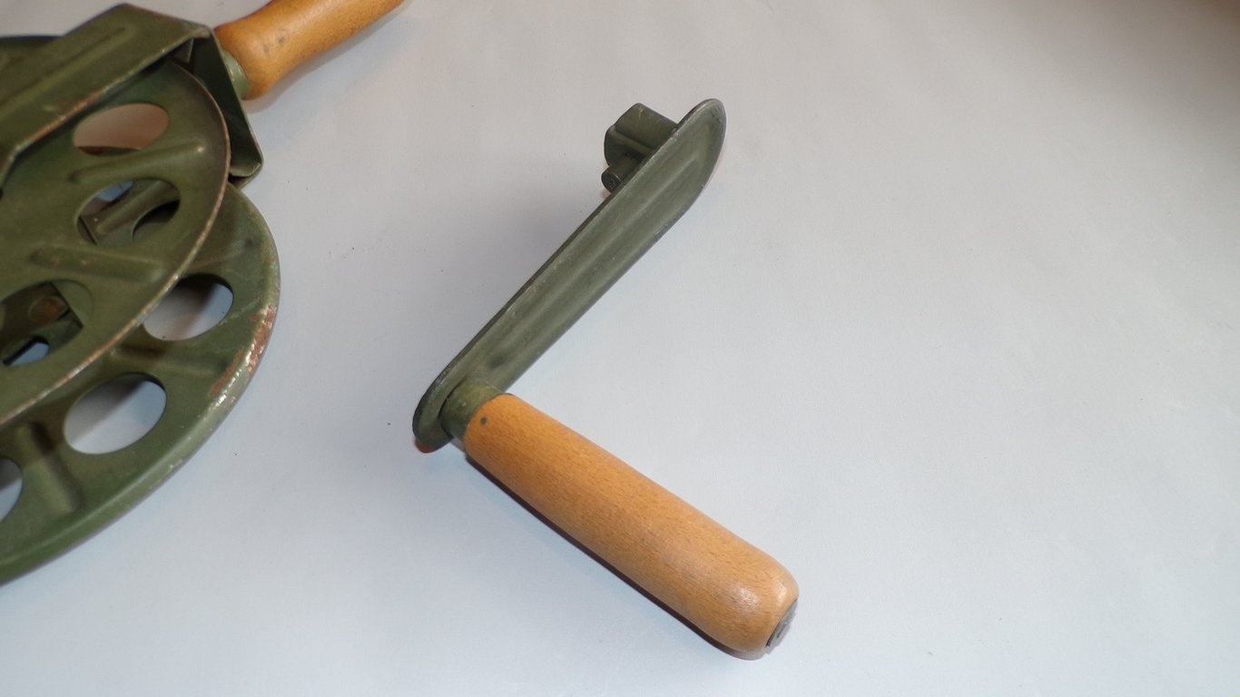 Hand-Held Field Telephone Cable Reel (Abspuler)