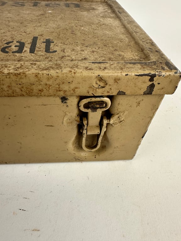 WW2 German 'Verbandkasten' First Aid Box In Tan