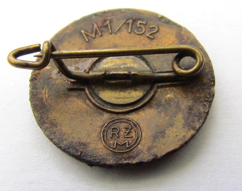 NSDAP Party Badge by RZM M1/152