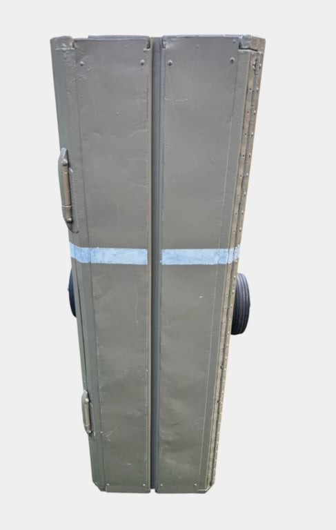 Fallschirmjäger jump container (Abwurfbehälter) for radio equipment