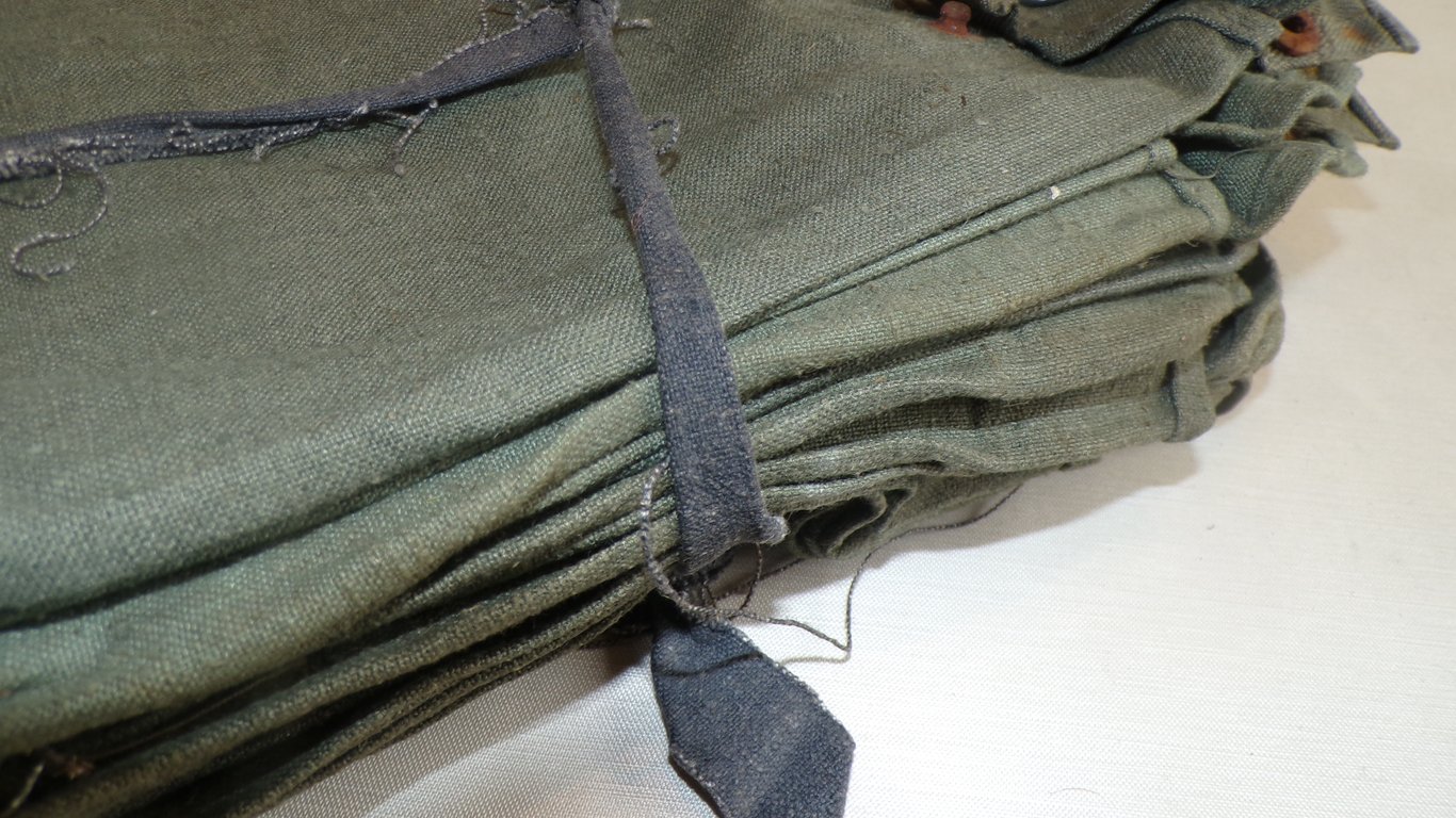 Unissued 1943 Feldgrau Gas Plane Pouch  nbg 43