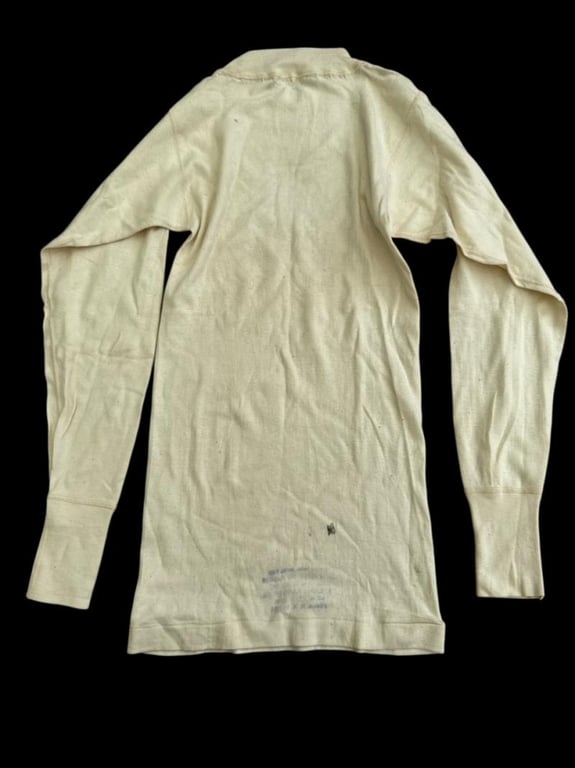 US WWII White Cotton Under shirt ( 1944 )
