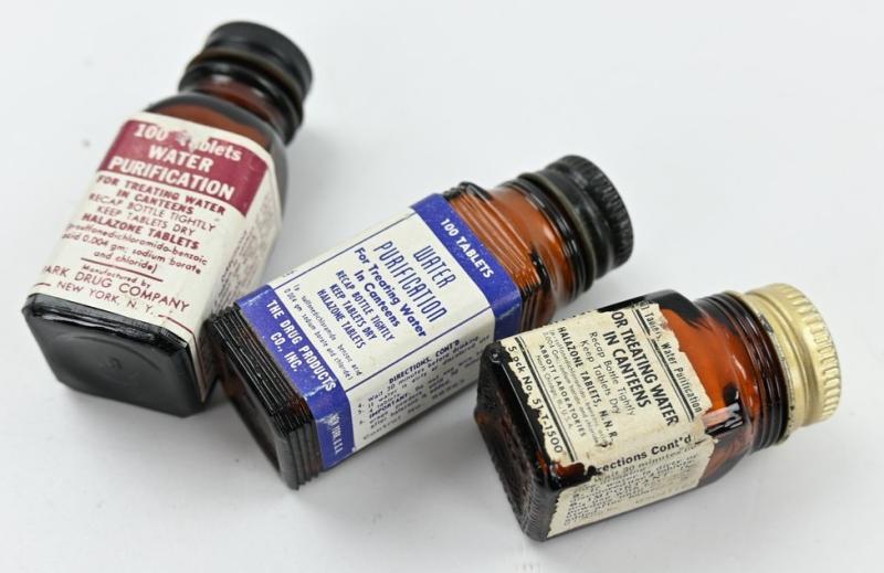 US WW2 Bottles of Purifying Tablets