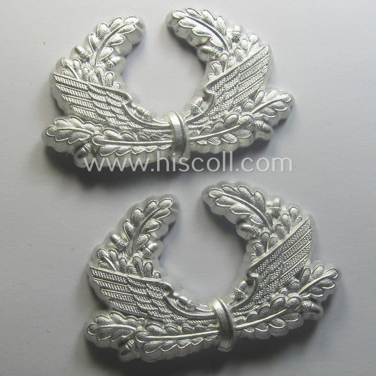 BZP (ie. 'Bahnschutz-Polizei') officers'- (ie. NCO-) type visor-cap-cocarde (ie. 'Metall-Kokarde für Schirmmütze der Uffz. u. Offiziere des BZP') as executed in silverish-toned aluminium-based metal