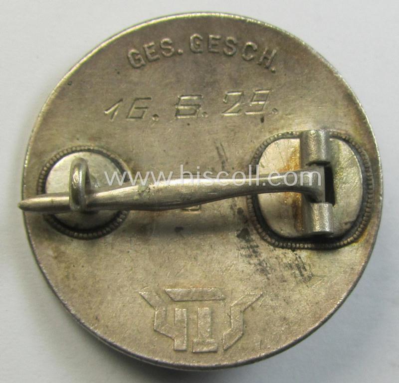 Superb, enamelled lapel-pin: 'Der Stahlhelm' - Bund der Frontsoldaten (Sta) - Eintrittsabzeichen 1929' being a nicely engraved (ie. '16-6-29'-) example that comes in an overall very nice- (and/or fully undamaged!), condition