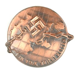 German Third Reich Tinnie Badge 'Ein Volk Bring...