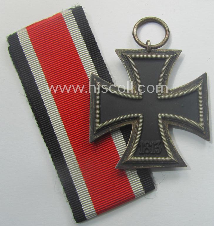 'Eisernes Kreuz II. Klasse' being a clearly maker- (ie. '22'-) marked example by: 'Boerger & Co.'