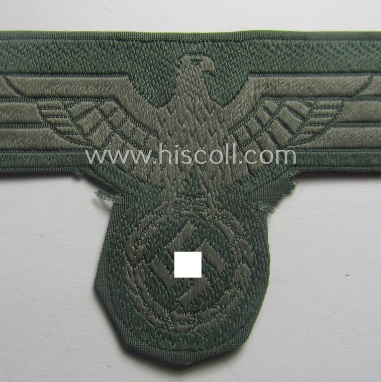 WH (Heeres) early- (ie. mid-) war-period- and/or greyish-coloured breast-eagle of the: 'M40'- (ie. 'M43'-) pattern as was executed in the 'BeVo'-weave pattern on a field-grey-coloured background