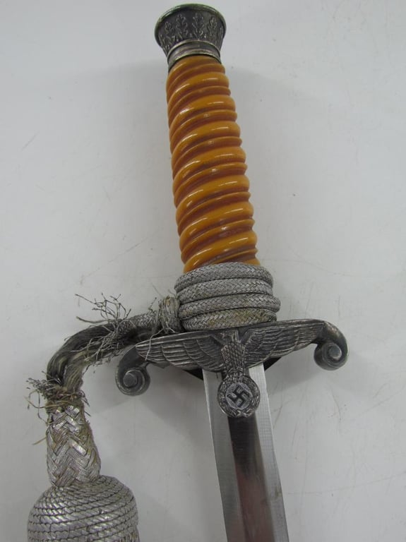 Unmarked Wehrmacht Heer dagger with Porte Pé