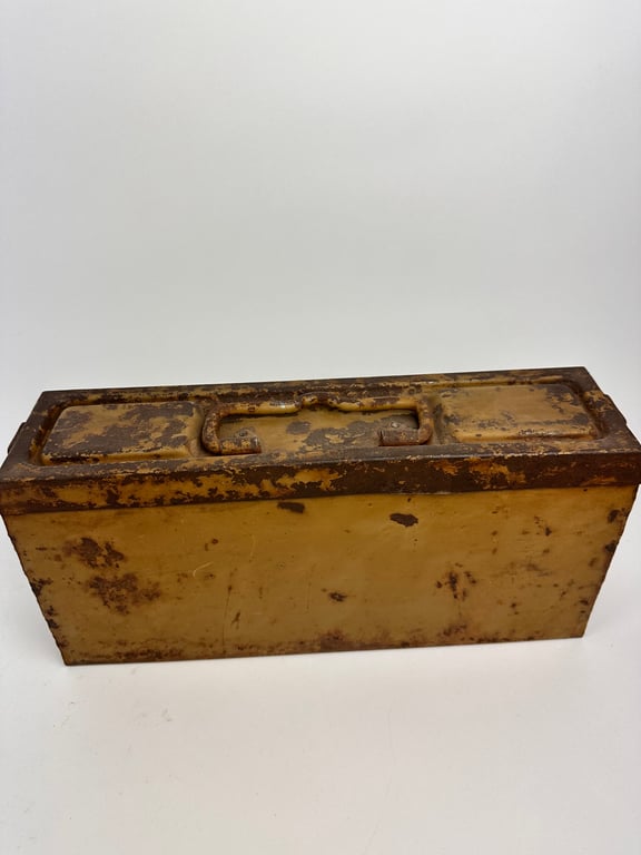 Tan MG34/42 ammo box