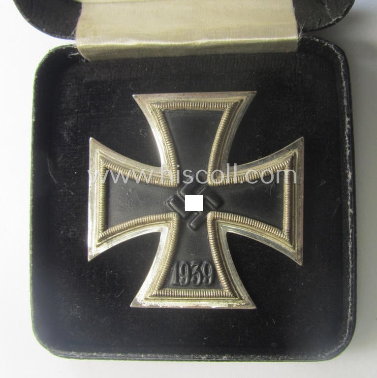 Superb, 'EK1.Kl.' (or: Iron Cross 1st class) being a neatly maker- (ie. 'L/11'-) marked example by the (desirable!) 'Hersteller' (ie. maker): 'Wilhelm Deumer' and that comes in its period, 'LDO'-marked etui
