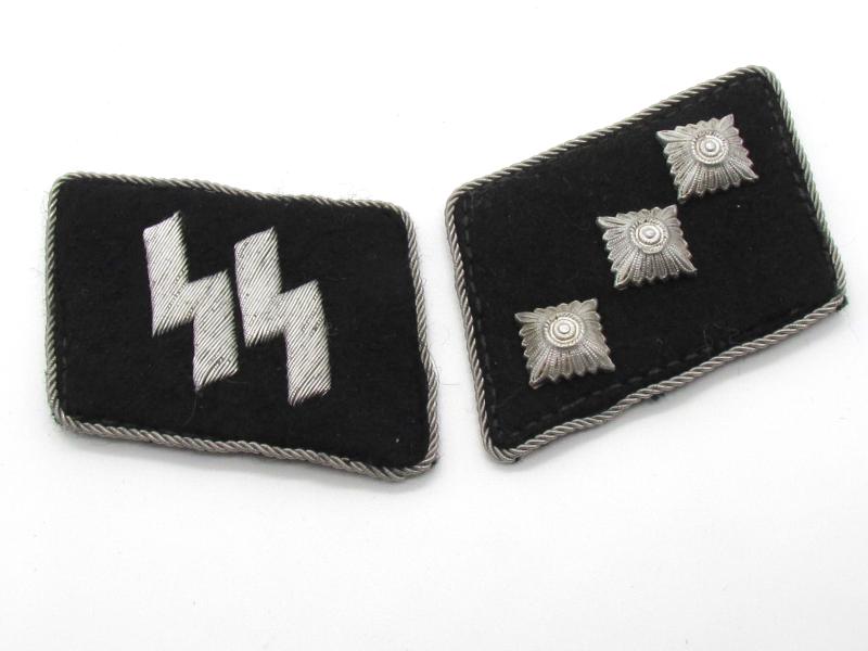 Waffen-SS ‘Untersturmführer’ officer collar tab set