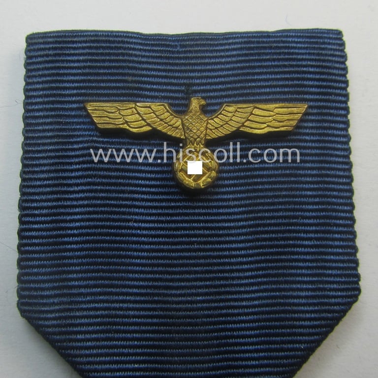 WH (Heeres o. KM) bright golden-toned 'WH-DA der 3. Klasse für 12 Jahre Dienstzeit' that comes mounted onto its accompanying ribbon (ie. 'Bandabschnitt') having a golden-toned eagle-device attached