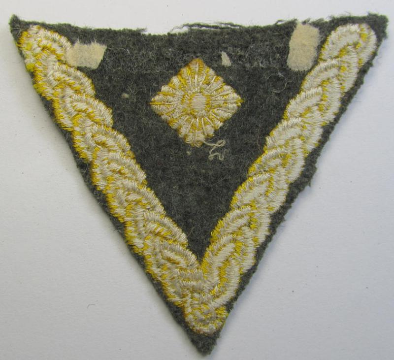 Neat, WH (KM ie. 'Küstenartillerie') rank-chevron (ie. 'Gefreitenwinkel') as was intended for an: 'Obergefreiter' as was intended for usage on the various field-grey-coloured, naval: 'Küstenartillerie'-tunics