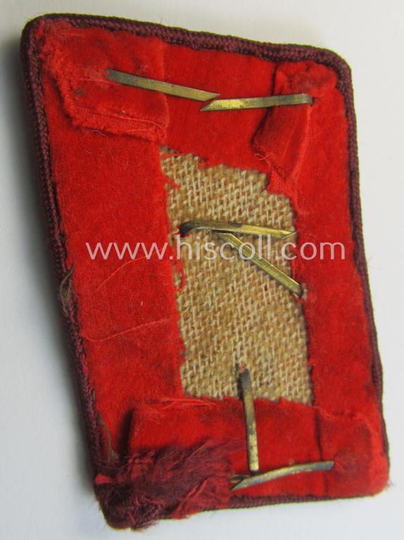 Attractive - albeit single! - N.S.D.A.P.-type collar-patch (ie. 'Kragenspiegel für pol. Leiter') being a piece as intended for usage by an: 'N.S.D.A.P.-Ober-Bereichsleiter' at 'Gau'-level and that comes in a moderately used ie. worn, condition