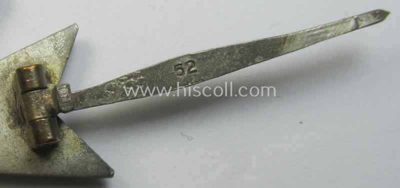 'KvK 1. Kl. mit Schwertern' being a neatly maker (ie. '62'-) marked example that comes in its equally maker- (ie. 'Kerbach & Oesterhelt'-) marked etui