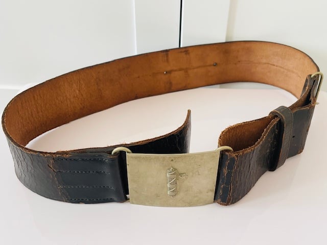 RARE BRITISH UNION OF FASCISTS BELT AND BUCKLE DATING FROM THE EARLY 1930s WITH MAKERS MARK.