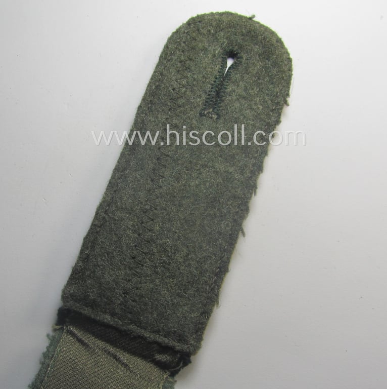 Neat - albeit single! - WH (Heeres), early-war-period (ie. 'M40'-pattern- ie. rounded-style-) EM-type shoulderstrap as was intended for a: 'Soldat der Infanterie-Trpn.'