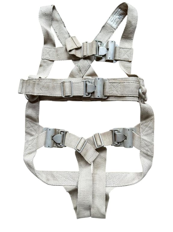 FJ RZ-20 Harness and Parachute