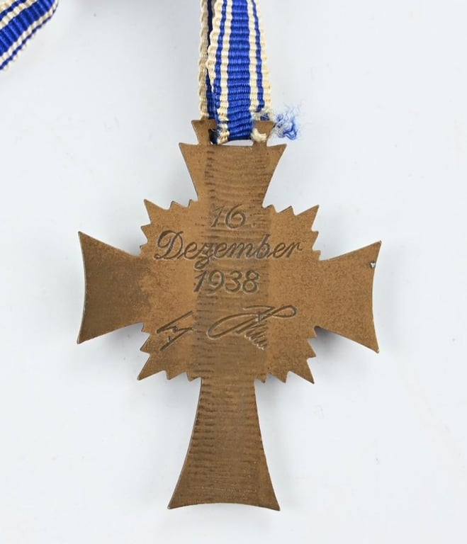 German Mother's Cross in Bronze with pouch