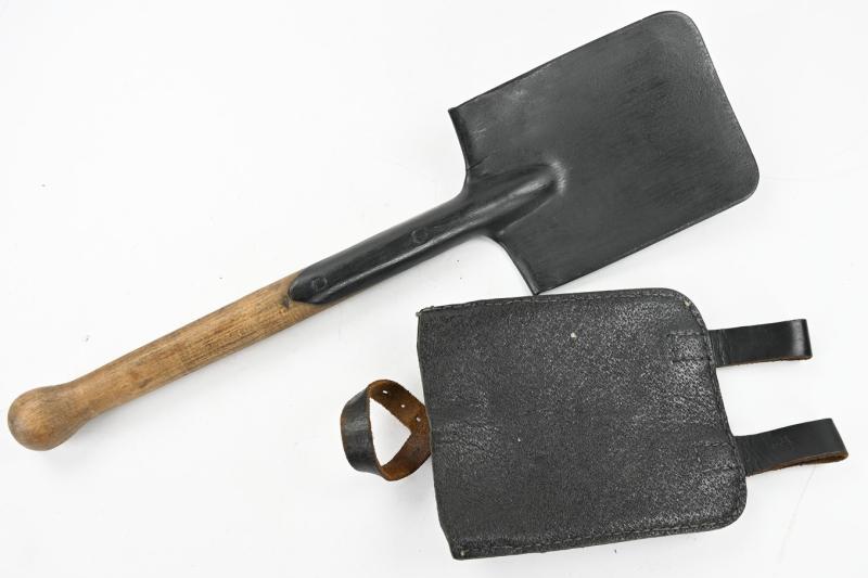 German WH Entrenching Tool with Carrying Cover