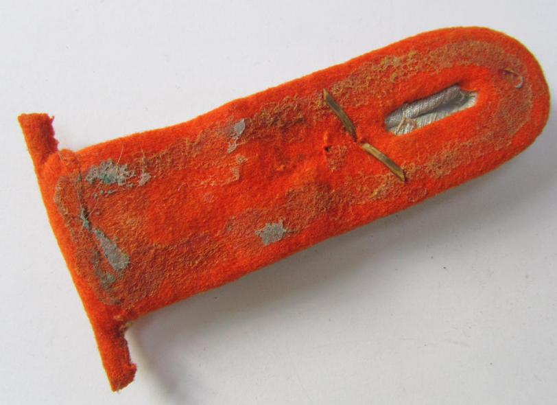 Neat - albeit single but nevertheless scarcely encountered! - WH (Heeres) officers'-type, 'cyphered' shoulderboard, as was intended for a: 'Hauptmann der Feldzeug-Truppen u. Mitglied des Wehrkreis-Kommandos XII'