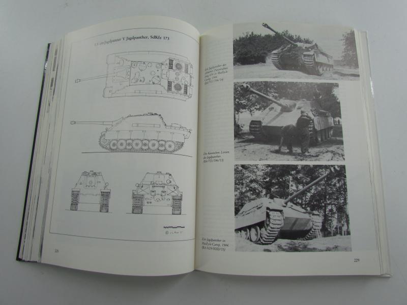 Book : Das Grosse Buch der Deutschen Heere