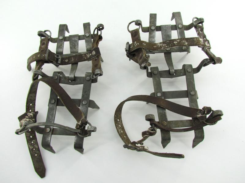 US WWII ( Mountain Troops ) Crampons