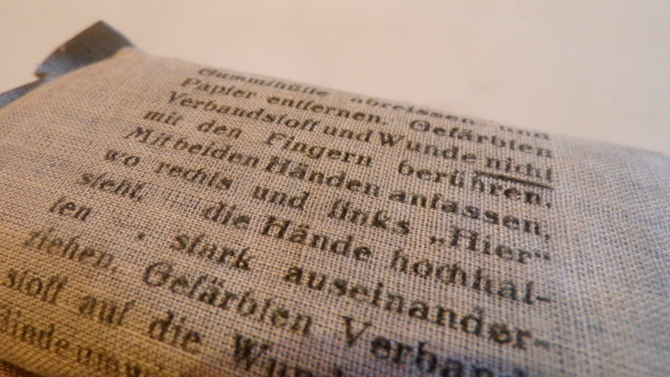 Verbandpäckchen (field dressing) 1939