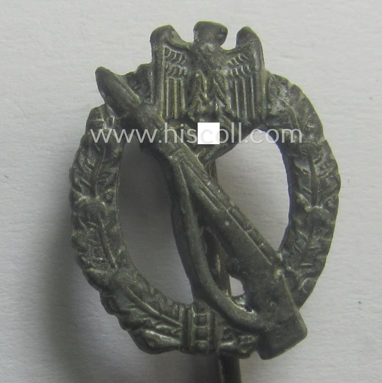 Neat - and only 17 mm. sized! - 'Infanterie-Sturmabzeichen in Silber' (or: silver-class, infantry-assault badge ie. IAB) miniature lapel-pin (being a non-maker-marked example as executed in greyish-silver-coloured- and 'Feinzink'-based metal)