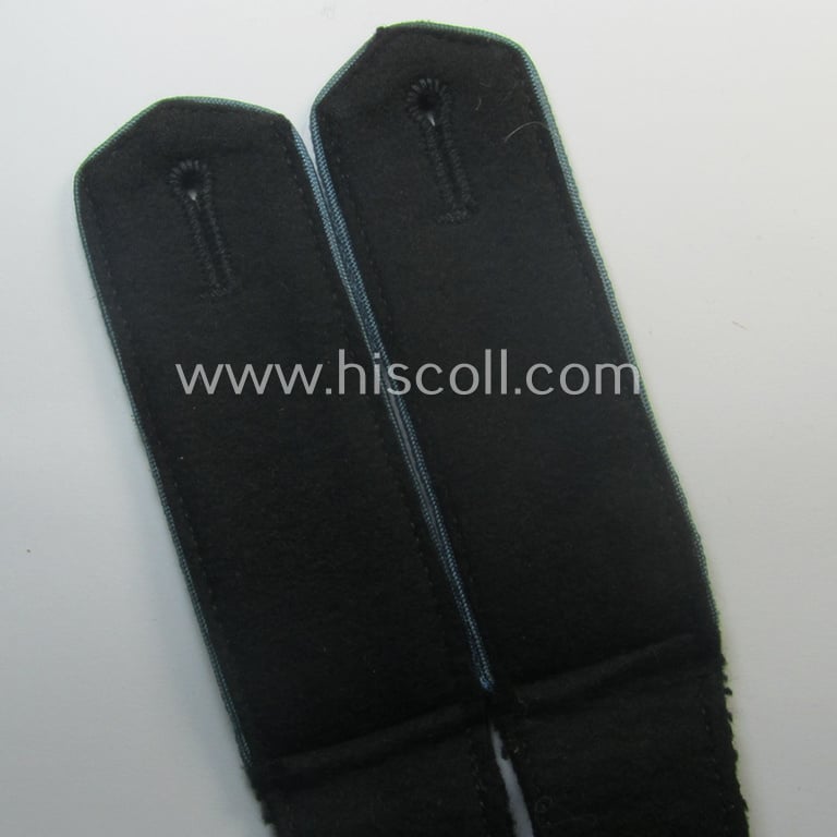 Pair of WH (Luftwaffe ie. Hitlerjugend-) related, so-called: 'Flakhelfer'-shoulderstraps as was intended for usage by a: 'Flakhelfer' (ie. later-war-period, youthful, anti-aircraft staff-member)