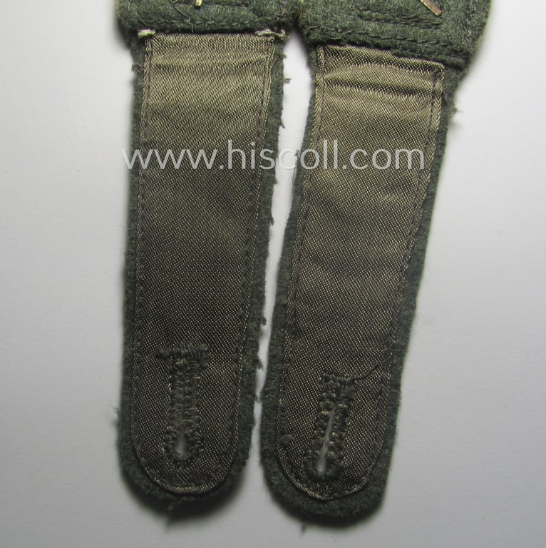 Superb, pair of neatly 'cyphered', so-called: 'M41- (ie. M43-) pattern', WH (Heeres) NCO-type shoulderstraps as was specifically intended for a: 'Feldwebel des Maschinengewehr-Abtgs. 8'