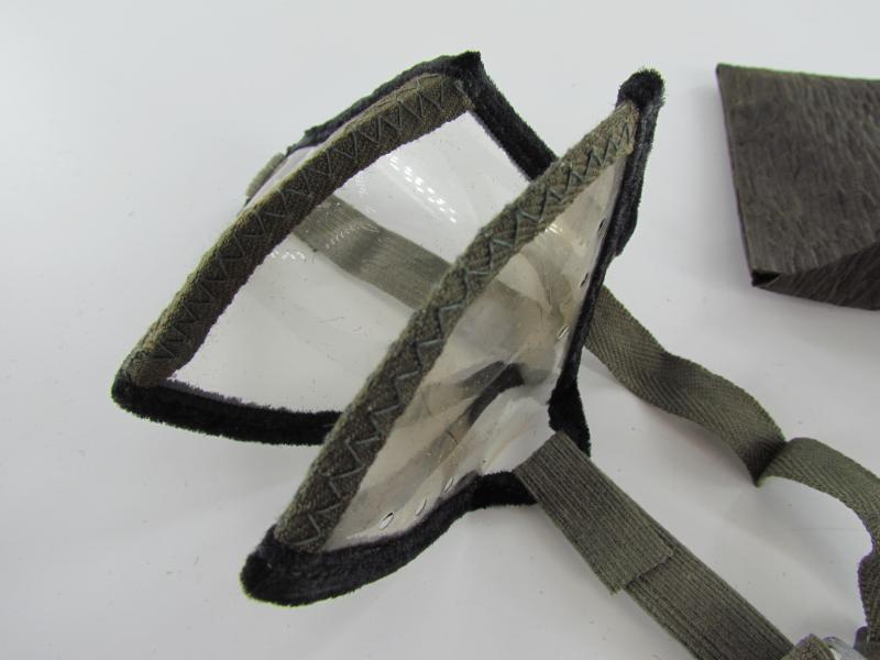 Wehrmacht Dust Goggles in Pouch