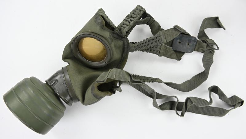 German WH M31 Gasmask & Cannister