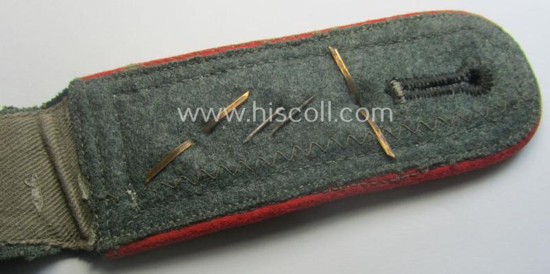 Single, early-war-period (ie. 'M40'-) pattern, WH (Heeres) 'cyphered' NCO-type shoulderstrap as was intended for a: 'Wachtmeister u. Mitglied eines Art.-Beobachtungs-Abtgs.'