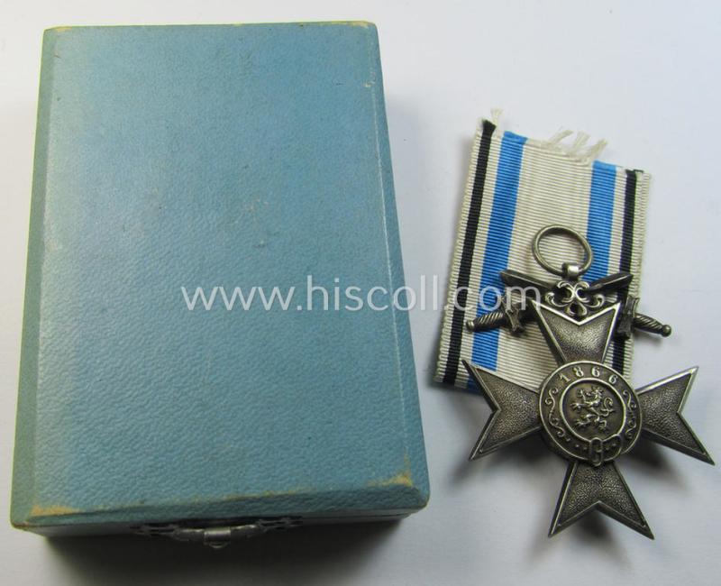 Superb, (pre)WWI-period: 'Bayern Militär-Verdienstkreuz 2. Klasse mit Schwertern' being a nicely preserved example that came stored in its luxuriously styled, light-blue-coloured etui (marked: 'Hofkunstanstalt Jacob Leser - Straubing')