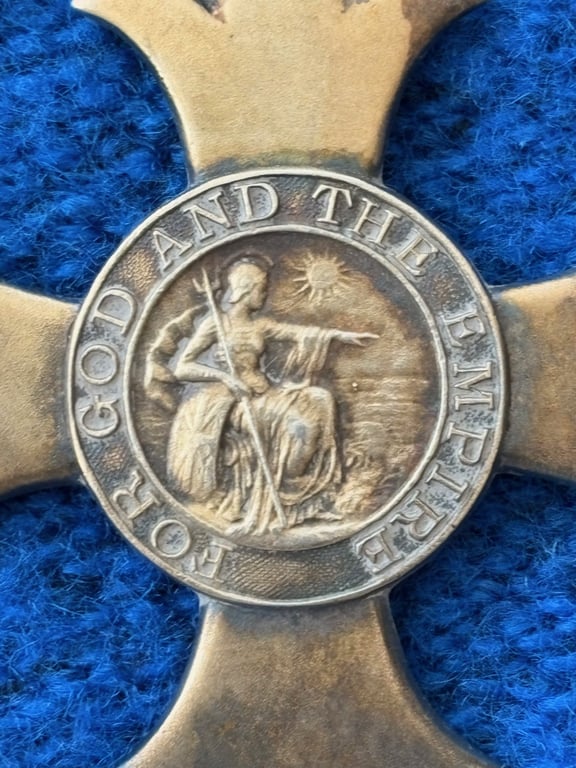 AUTHENTIC BRITISH WWI 1917 CASED OBE STERLING SILVER SET MEDAL WITH MINIATURE.