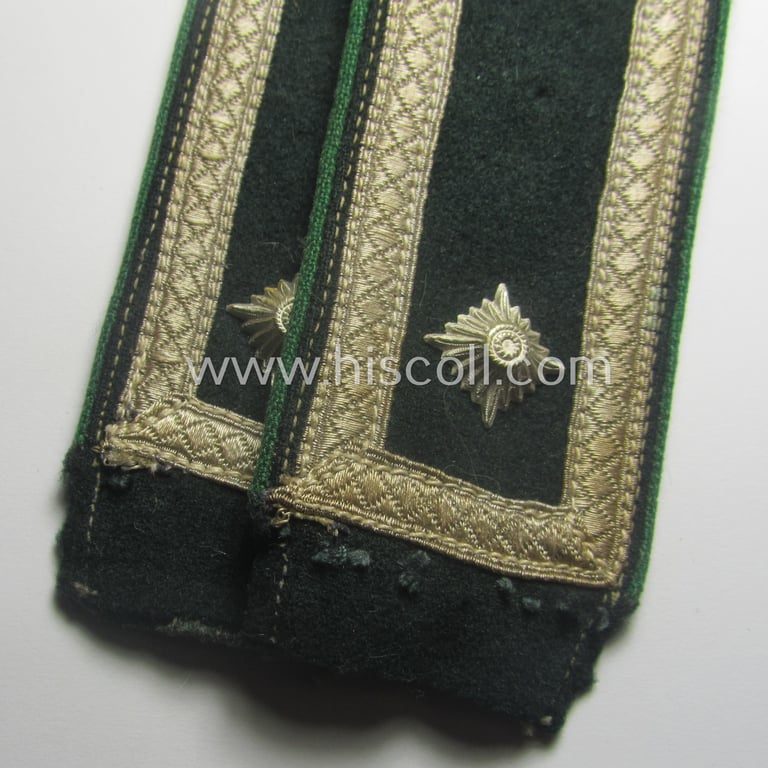 Clearly 'cut-off-a-tunic' pair of WH (Heeres) NCO-type (ie. 'M40'-pattern) shoulderstraps: 'Feldwebel eines Gebirgsjäger- o. Jäger-Rgts.'