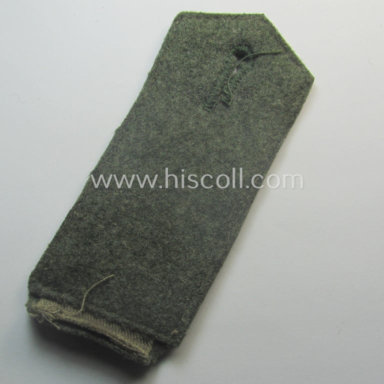 Single, WH (Kriegsmarine) 'cyphered' EM-type shoulderstrap: 'Soldat eines Küsten-Artillerie-Rgts. o. Abtlgs.'