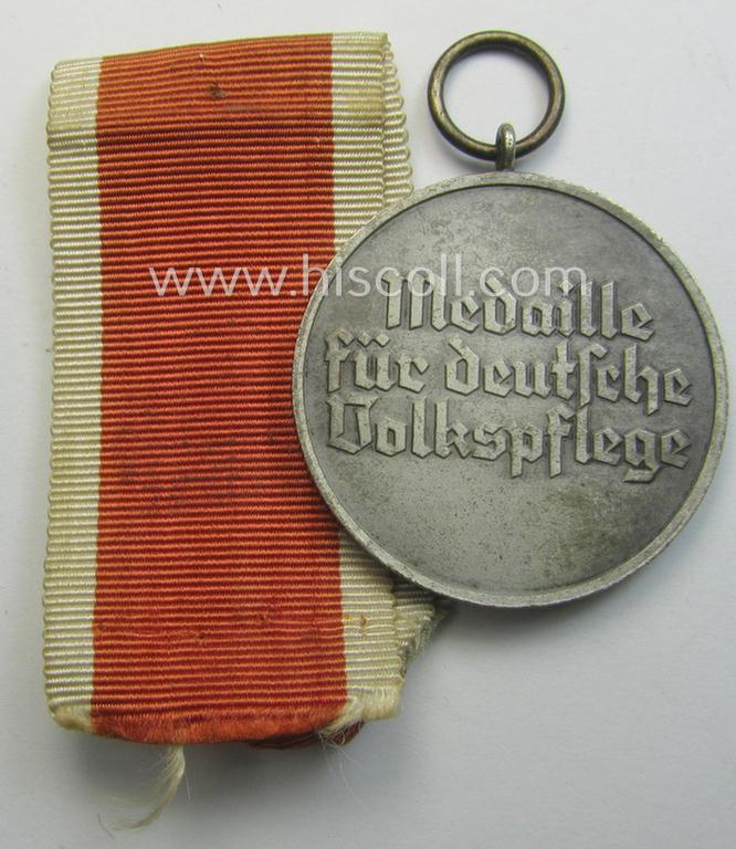 'Deutsche Volkspflege'-medal being a non-maker-marked example