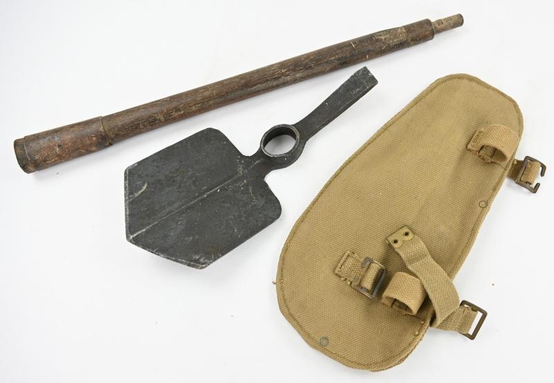 British WW2 Entrenching Tool with Carrying Case