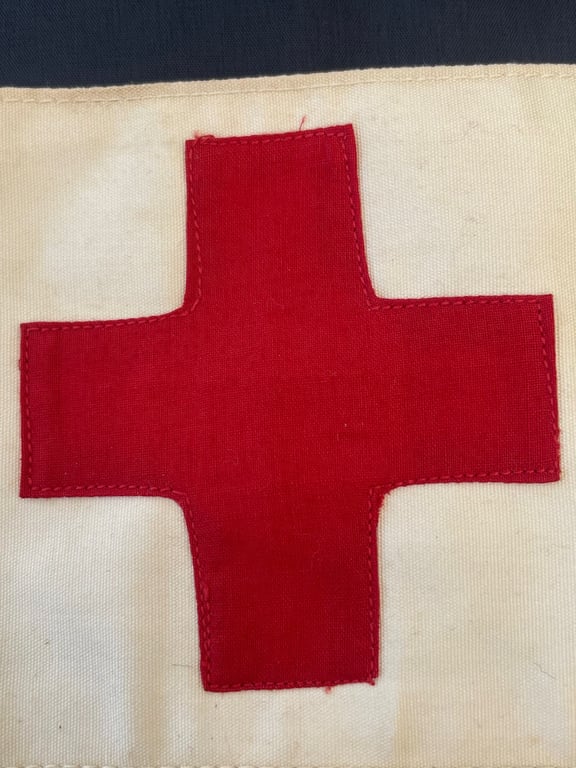 ORIGINAL WW2 US RED CROSS ARM BAND GIFTED TO FRANCE