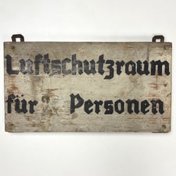 LS Wooden Sign – “Luftschutzraum für 20 Personen"