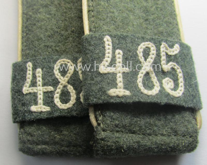 Pair of WH (Heeres) 'M41 o. M43'-pattern, EM-type shoulderstraps with its accompanying 'Überschube'-pair: 'Soldat des Infanterie-Rgts. 485'