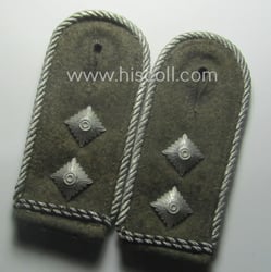 Pair of RAD (ie. 'Reichsarbeitsdienst') NCO-type shoulderstraps (being...
