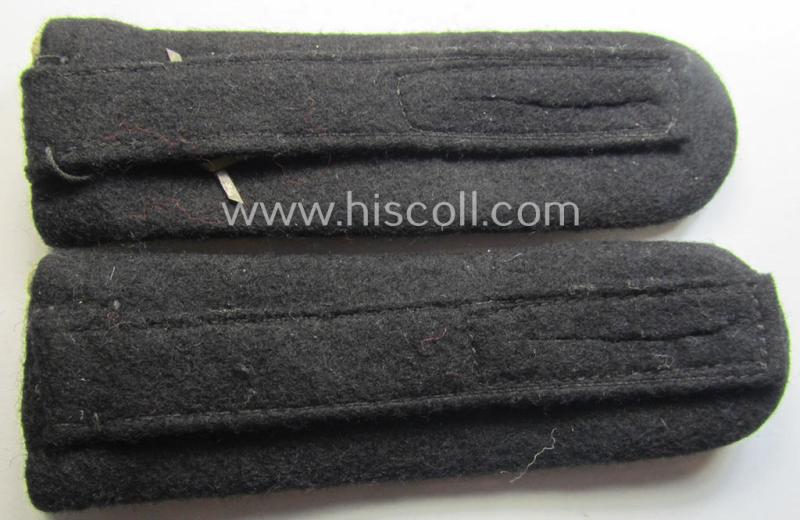 Attractive - and fully matching! - pair of WH (Heeres) neatly 'cyphered', officers'-type shoulderboards as piped in the black-coloured branchcolour as was intended for an: 'Oberleutnant des Pionier-Batallions 2'