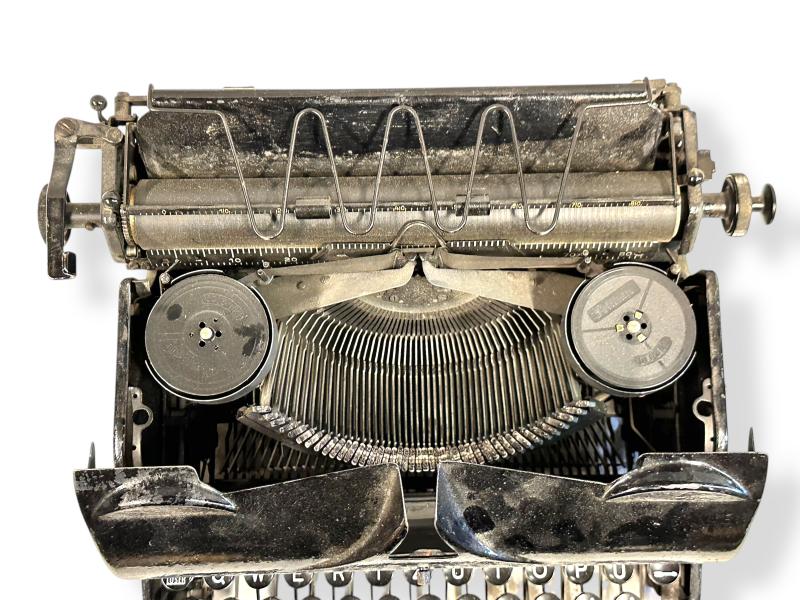 W-SS Typewriter in Transport Case