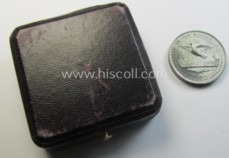 Attractive - and silver-based! - 'Preussen'-related commemorative-award-plaque (ie. 'Erinnerungs- o. nichttragbare Auszeichnungsplakette' or: 'Medaille für Verdienste um das Militär-Brieftaubenwesen 1918' and that came stored in its etui