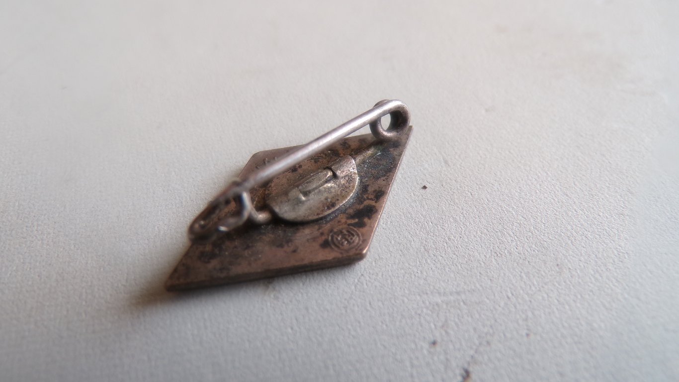 Hitler Youth Membership Pin - RZM M1/13