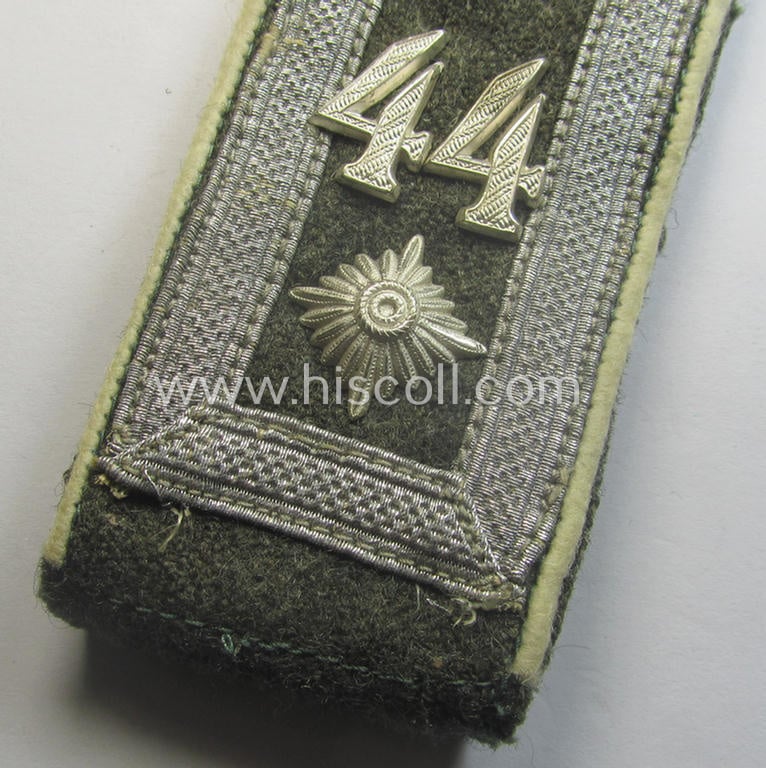 Single, WH (Heeres) NCO-type shoulderstrap: 'Feldwebel des Infanterie-Rgts. 44'